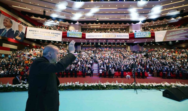 Cumhurbaşkanı Erdoğan: ”Demokrasinin önemli bir unsuru olan muhalefetin perişan hali içimizi acıtıyor”
