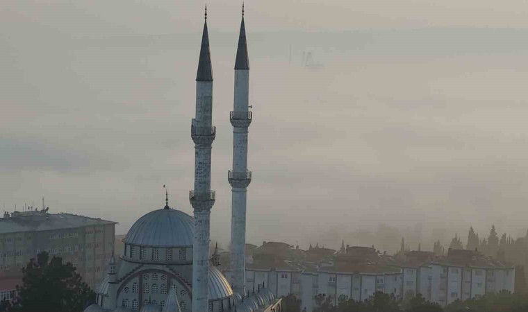 Göz gözü görmüyor: Marmara Denizi kayboldu