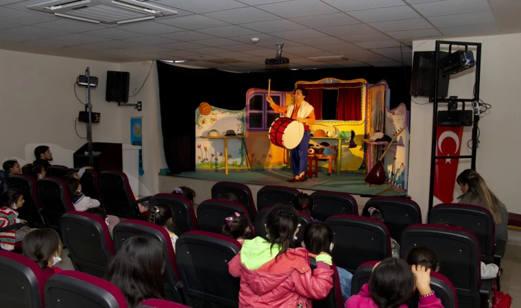 Tarsus’tan Anamur’a kadar 15 binden fazla çocuk tiyatroyla buluştu
