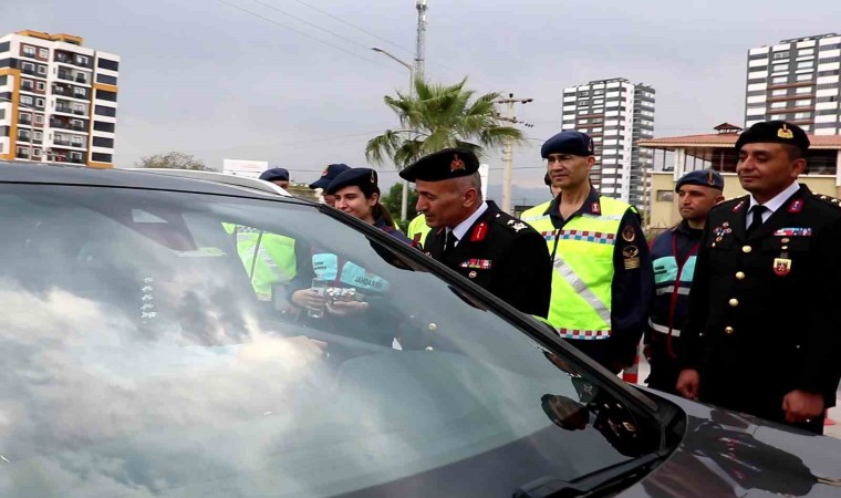 Mersin'de jandarma ekipleri bayram dolayısıyla trafik denetimlerini arttırdı