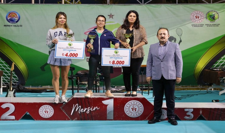 Mersin'de Kadınlar Günü Tenis Turnuvası’nda dereceye girenlere ödülleri verildi