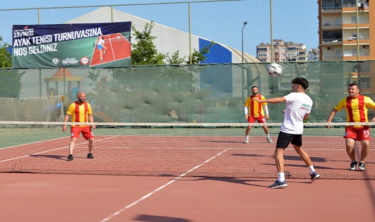 Mersin'de 19 Mayıs Ayak Tenisi Turnuvası başladı