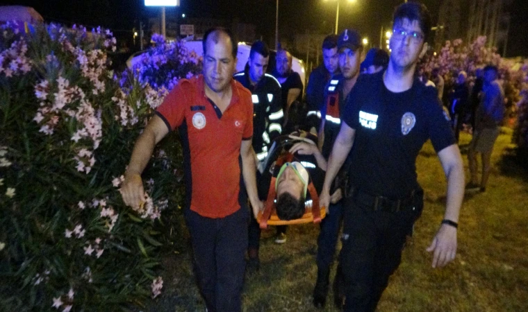 Mersin'de polis minibüsü kaza yaptı: 1 polis memuru yaralı