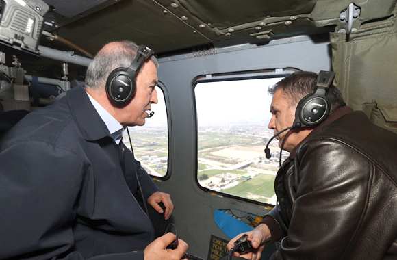Milli Savunma Bakanı Akar, Yunanistan Savunma Bakanı Panagiotopoulos ile bir araya geldi