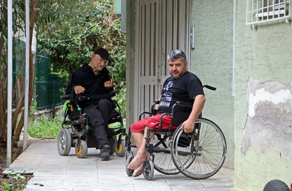Antalya'da 10 yıllık engelli arkadaşların ekmek teknesini çaldılar