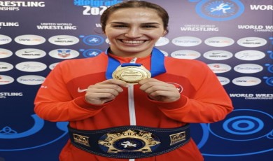 Milli güreşçi Buse Tosun Çavuşoğlu dünya şampiyonu oldu