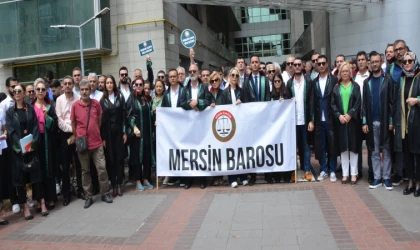 Mersin Barosu Başkanı’na yapılan saldırı avukatlar tarafından protesto edildi