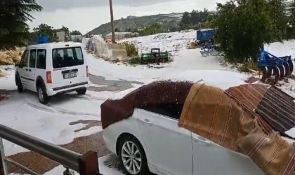 Mersin Erdemli'de dolu yağışı etkili oldu