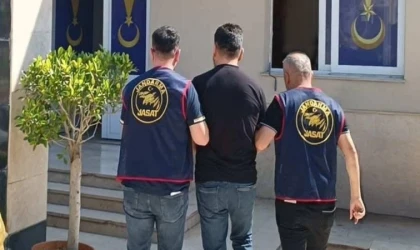  Mersin'de 6 yıldır aranan 2 şahıs yakalanarak tutuklandı