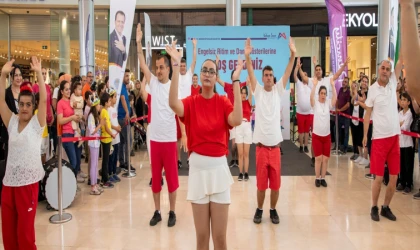 Mersin'de engelliler 'Engelsiz Ritim ve Dans Gösterileri’ ile eğlendi
