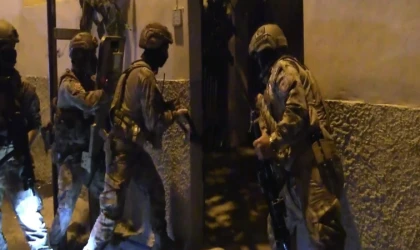 Mersin'de silah kaçakçılarına çifte operasyon
