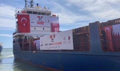 Türkiye-Katar Gazze İyilik Gemisi' Mersin'den uğurlandı